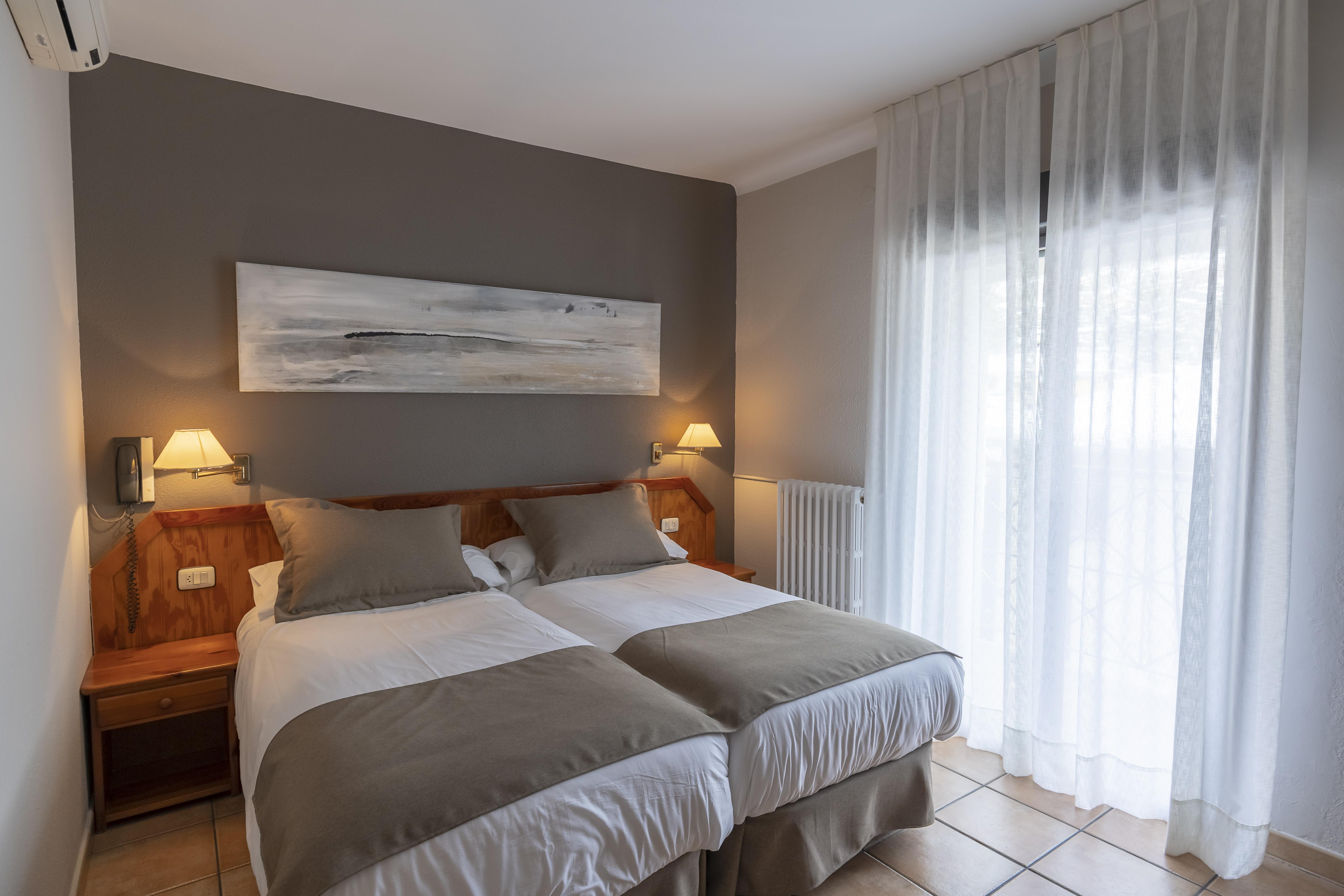 Yomo Petit Paris Hotell Encamp Exteriör bild