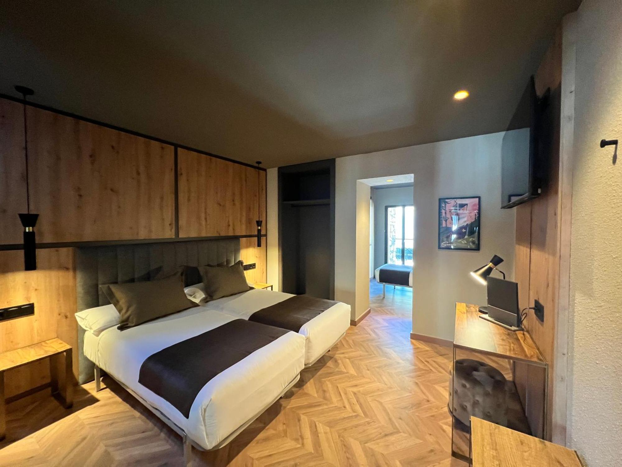 Yomo Petit Paris Hotell Encamp Exteriör bild
